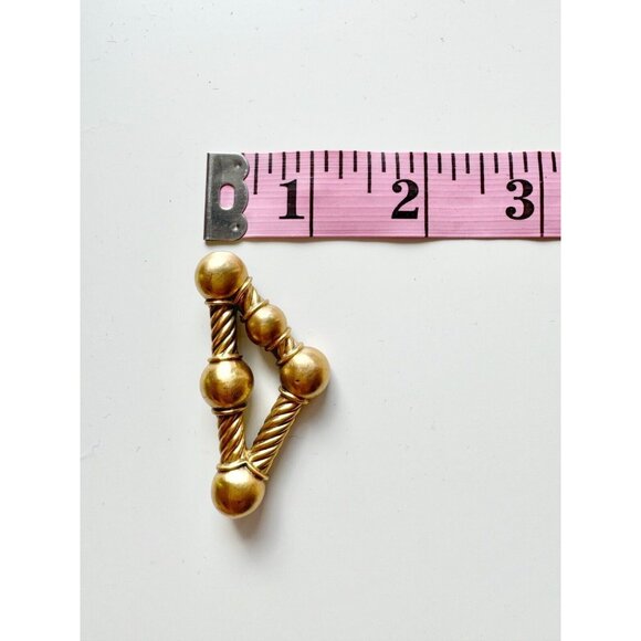 MUSEUM REPRODUCTIONS Modernist Gold Tone Rope Triangle Brooch - Picture 8 of 9